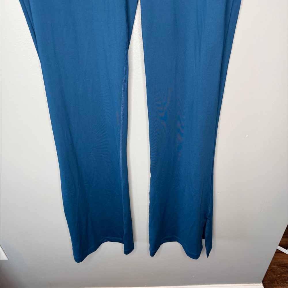 NWT Nike Mid Rise Flare Legging - Picture 5 of 13